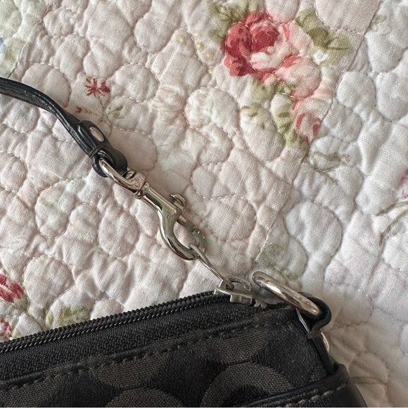 Vintage Coach Y2K Black Wristlet with silver accents - Picture 8 of 10